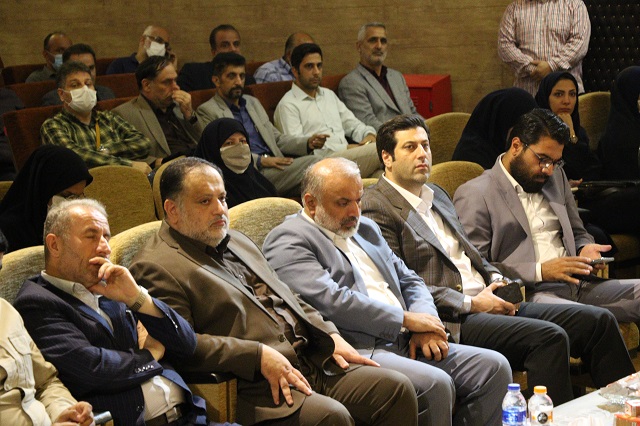 کارمندان نمونه شهرداری و شورای شهر لاهیجان تجلیل شدند